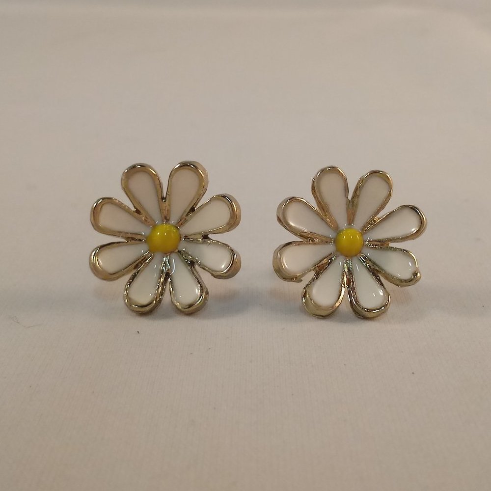 925 Silver Gold Plated White Flower Daisy Shape Enamel Stud Earrings